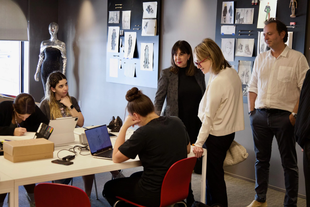 How to Choose the Right Fashion or Design Program Format - Learn Laugh ...